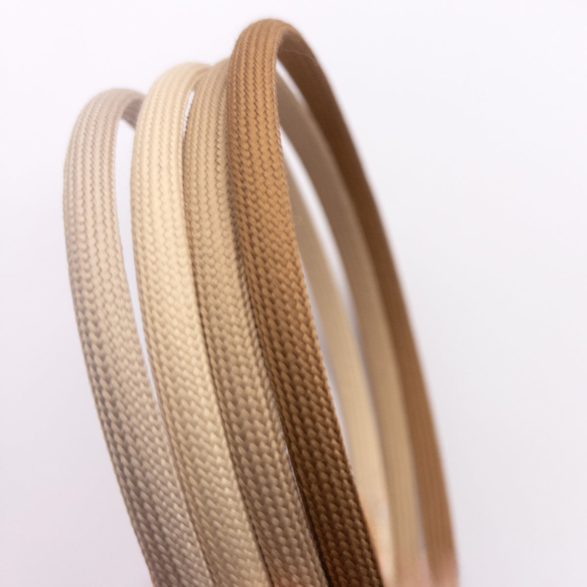 4 headbands close up in blonde shades